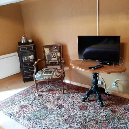 Chambre D'hotes Acces Separe Et Possibilite Table D'hotes Sur Reservation Ver (Manche)