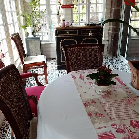 Habitación en casa particular La Tour De Chambre D'hôtes Accès Séparé *