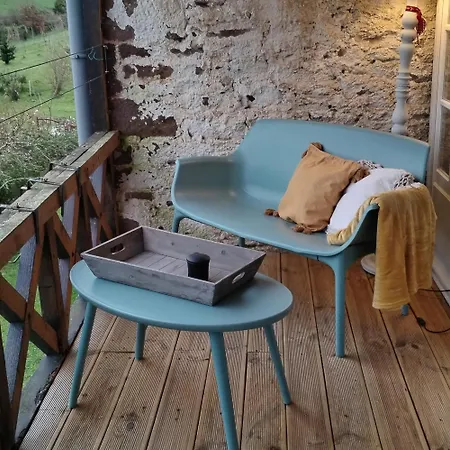 La Tour De Chambre D'hôtes Accès Séparé Habitación en casa particular