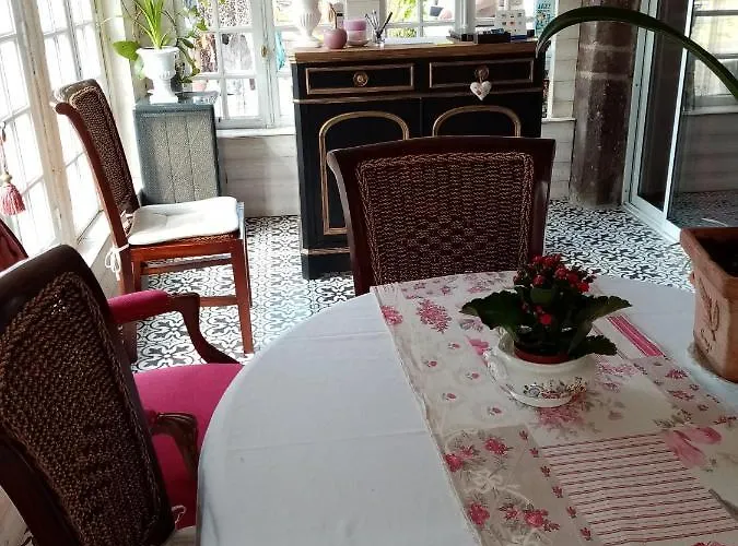 Privat bolig Chambre D'hotes Acces Separe Et Possibilite Table D'hotes Sur Reservation *