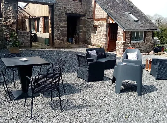 Privat bolig Chambre D'hotes Acces Separe Et Possibilite Table D'hotes Sur Reservation Ver (Manche)